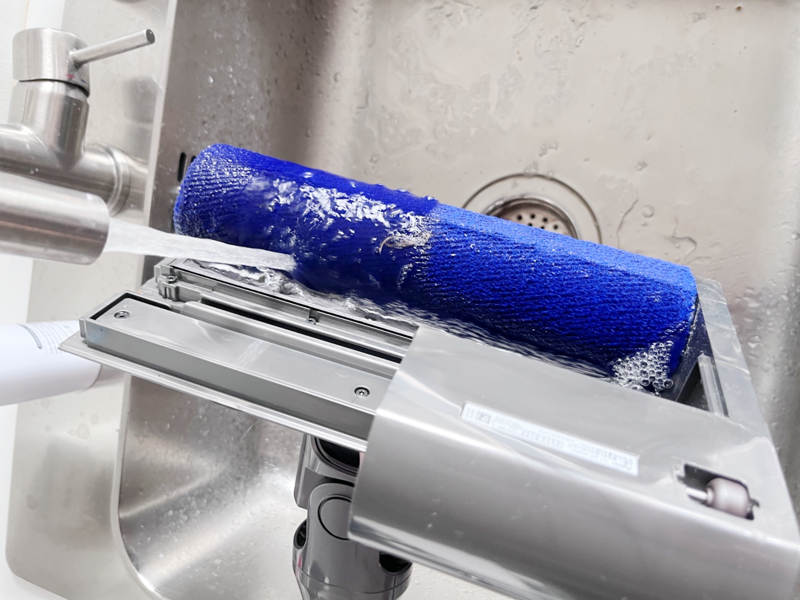 Dyson V12s乾濕全能洗地吸塵器開箱Ｘ洗地滾筒吸頭清理