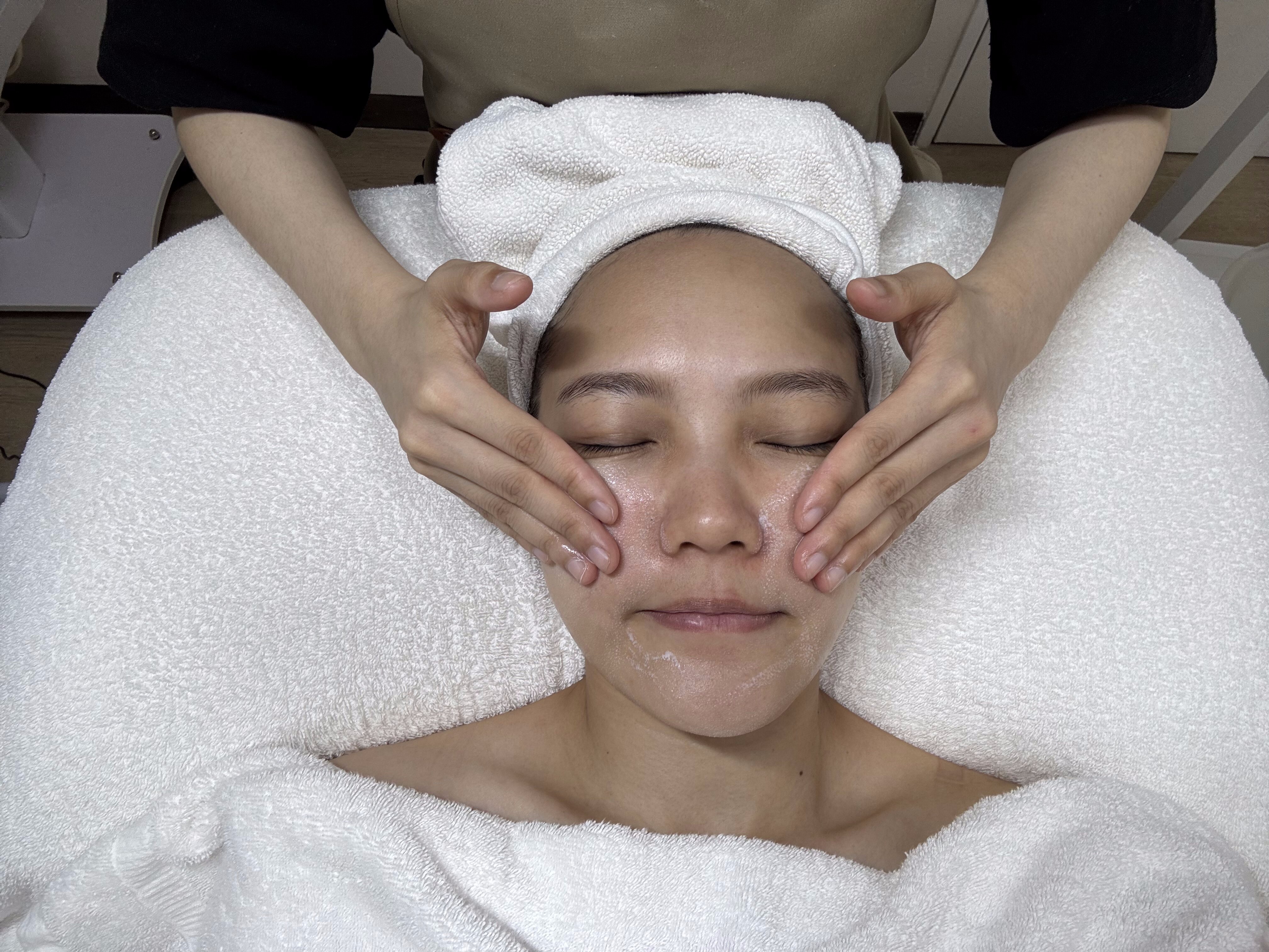 Dcard台北做臉推薦|信義區悅妍SPA。3D水潤肌啟動保養課程