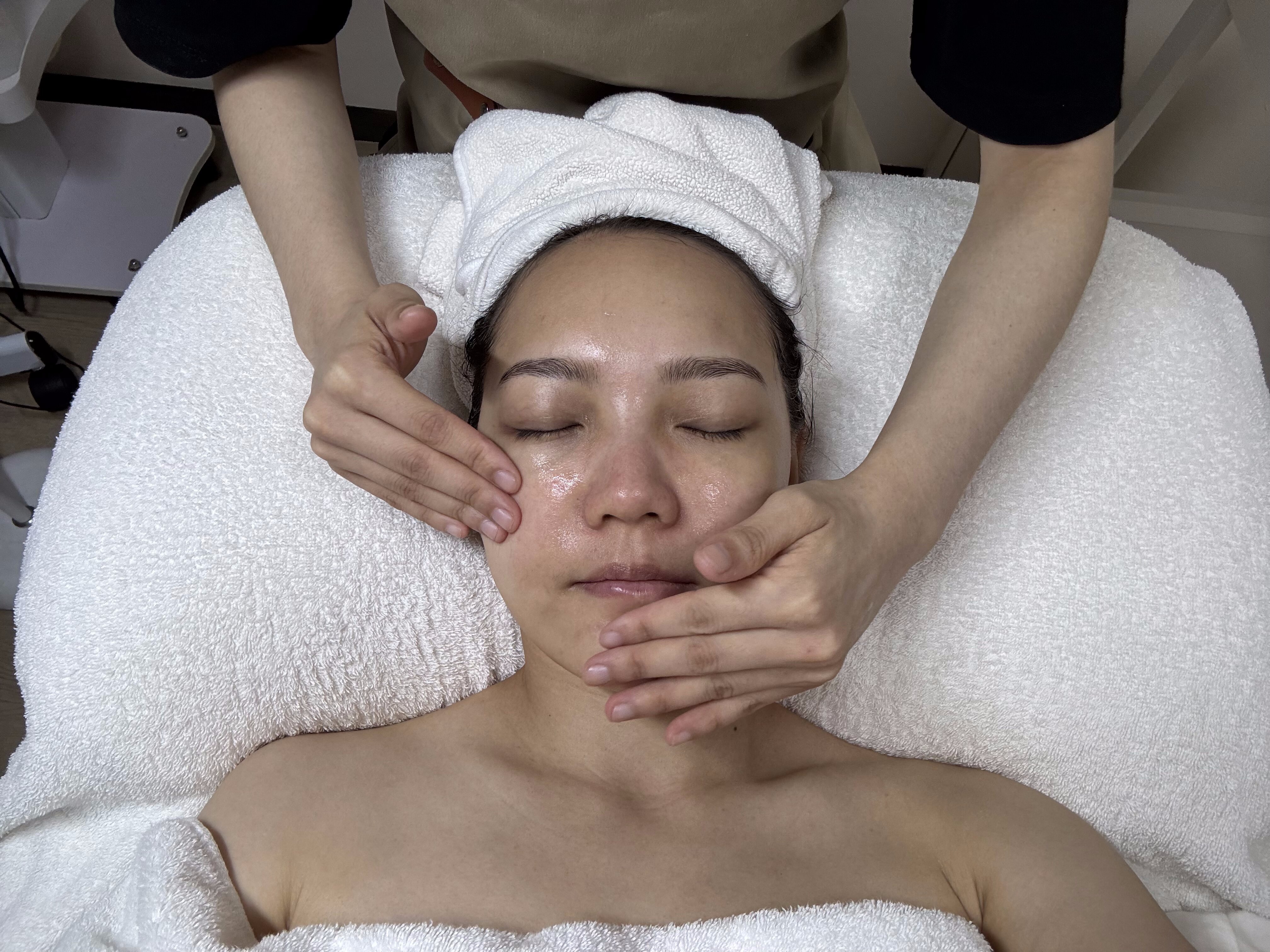 Dcard台北做臉推薦|信義區悅妍SPA。3D水潤肌啟動保養課程
