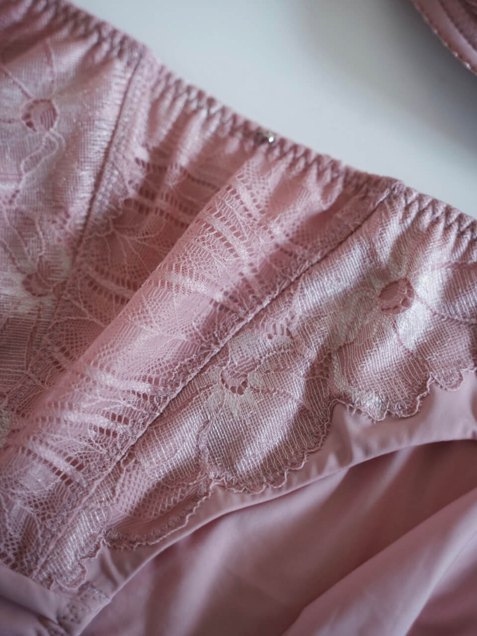 2026 平價內衣推薦！依夢內衣「美藝奈米涼感機能系列」開箱| 告別副乳，穿出圓潤胸型與高質感生活